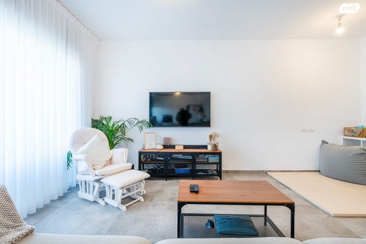 דירה, מור, אור ים, אור עקיבא