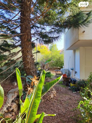 דו משפחתי, נווה הברון, זכרון יעקב