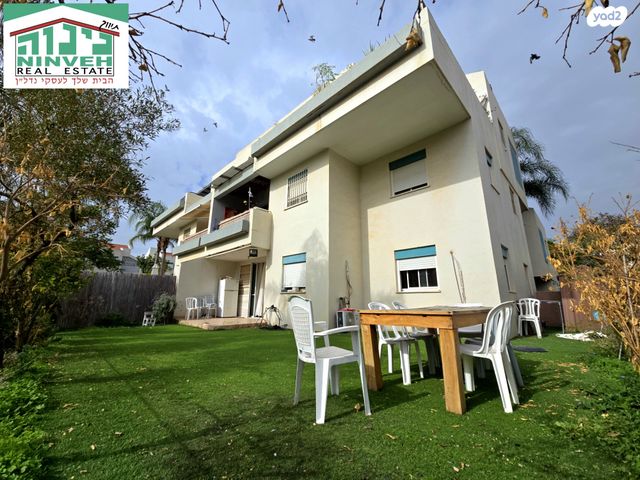 דירת גן, משה סנה, לב הפארק, רעננה