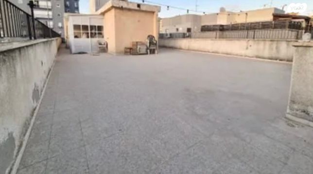 דירה, הרב עוזיאל 8, בת ים