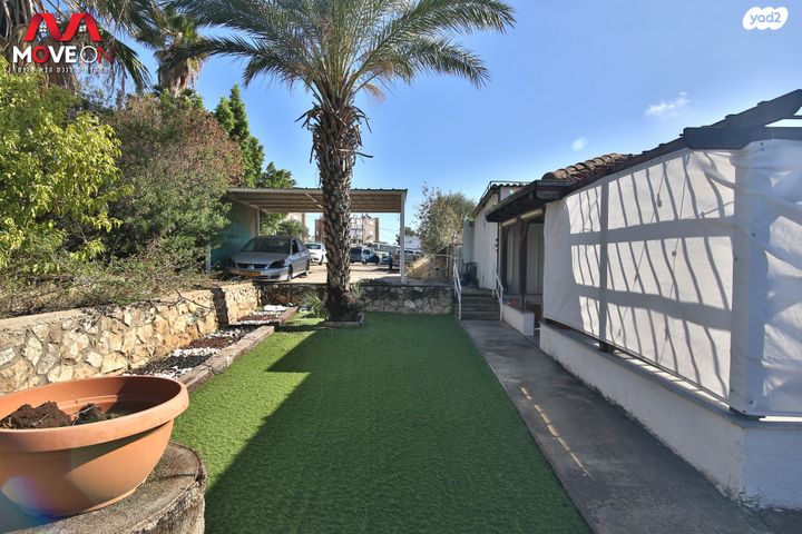 דו משפחתי, הרב עוזיאל 92, שיכון ד, טבריה