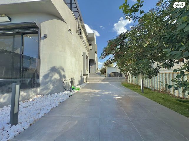 דו משפחתי, יוסף שפרינצק, קרית בנימין, קרית אתא