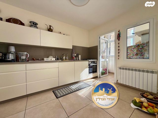 דירה, שמעון בן חמו, חומת שמואל, הר חומה, ירושלים