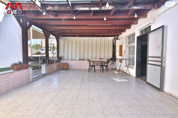 דו משפחתי, הרב עוזיאל 92, שיכון ד, טבריה