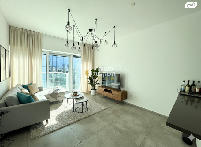 דרך מנחם בגין 144