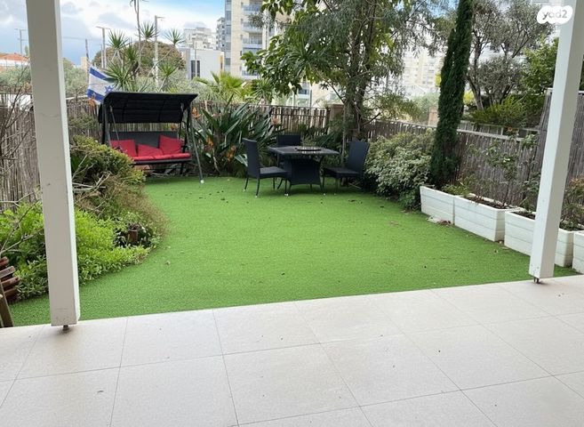 דירת גן, נעמי שמר 20, קרית אילון, חולון