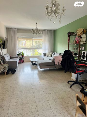 דירת גן, פורצי הדרך, נווה עמל, הרצליה