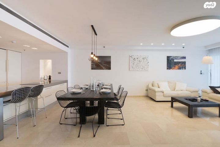 דירה, הרצליה