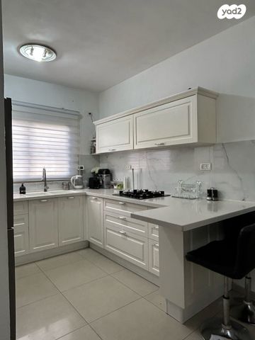 דירת גן, הרב יצחק נסים, נווה ים, אשקלון