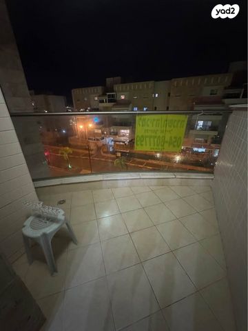 דירה, רחבעם זאבי, ברנע, אשקלון