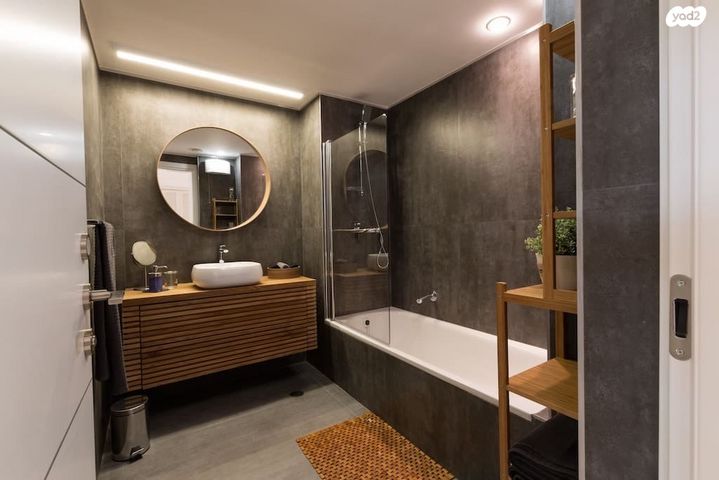 דירה, הרצליה