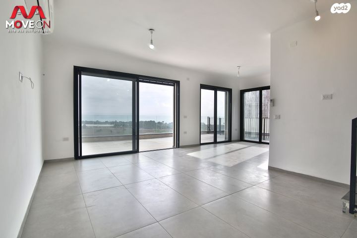 דירת גן, השקד 1, מגדל, מגדל