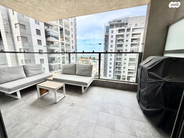 דירה, אבן גבירול, רחובות