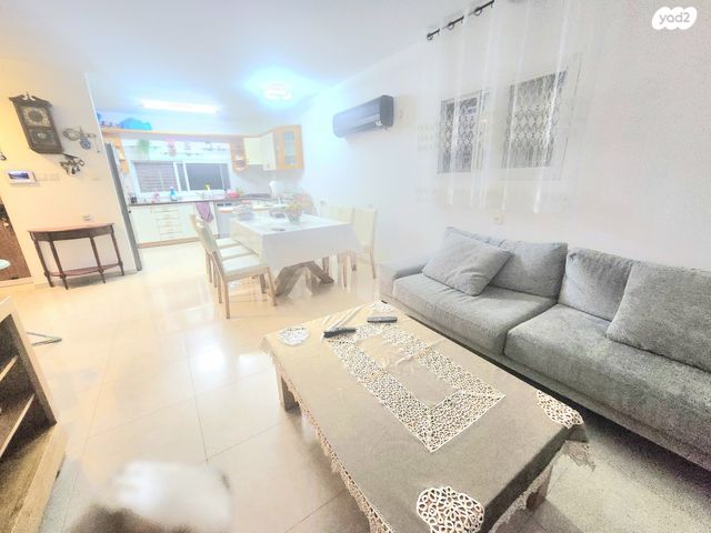 בית פרטי/ קוטג', נאות המכבים, גן יבנה