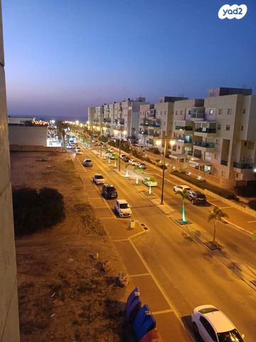 דירה, רחבעם זאבי, ברנע, אשקלון