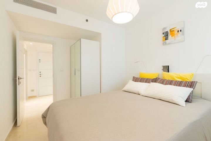 דירה, הרצליה