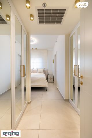 דירה, ישראל זנגוויל, קרית היובל, ירושלים