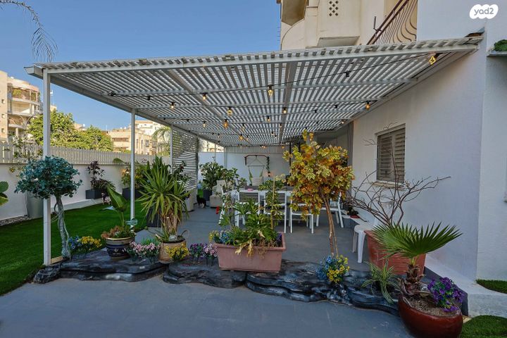 דירת גן, הוד השרון