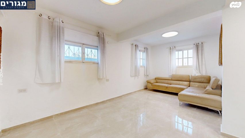 דו משפחתי, גוש חלב, קרית ביאליק