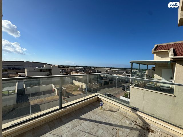 דופלקס, עץ השדה, אדמית / יערית, שלומי