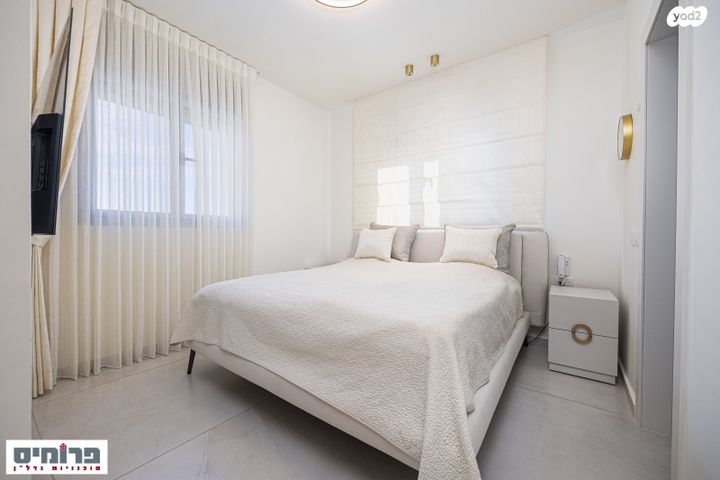 דירה, ישראל זנגוויל, קרית היובל, ירושלים