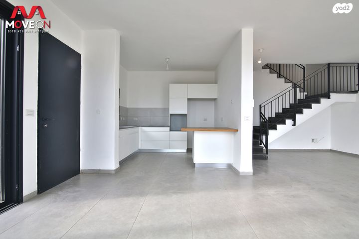 דירת גן, השקד 1, מגדל, מגדל