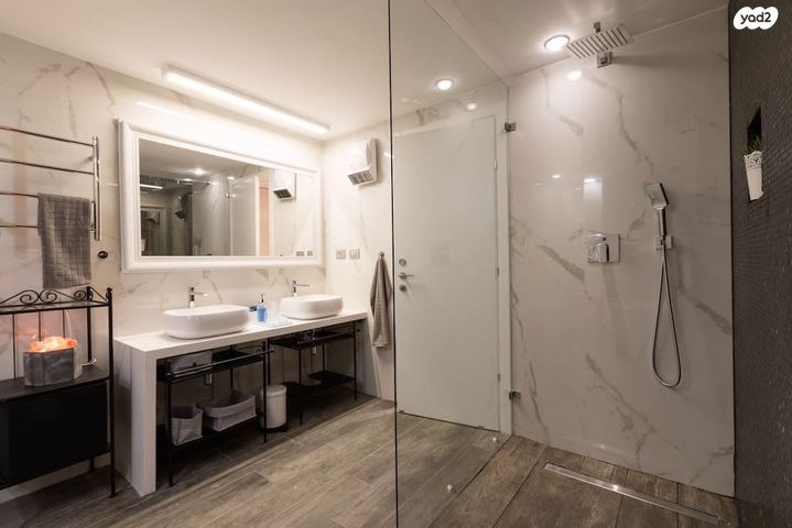 דירה, הרצליה