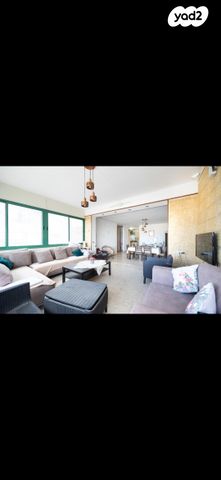 גג/ פנטהאוז, יוסף חכמי, בית וגן, ירושלים