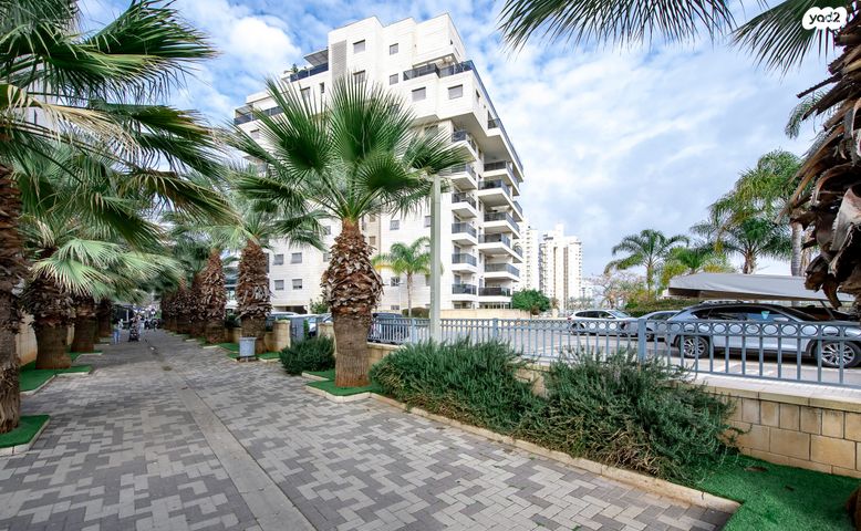 דירה, רפאל איתן, פתח תקווה