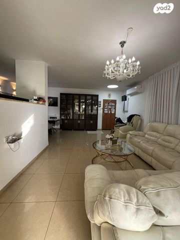 דירת גן, מרכז עפולה עלית, עפולה