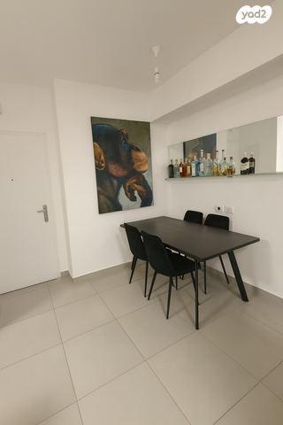 דירה, דבורה עומר, נאות שדה, רעננה