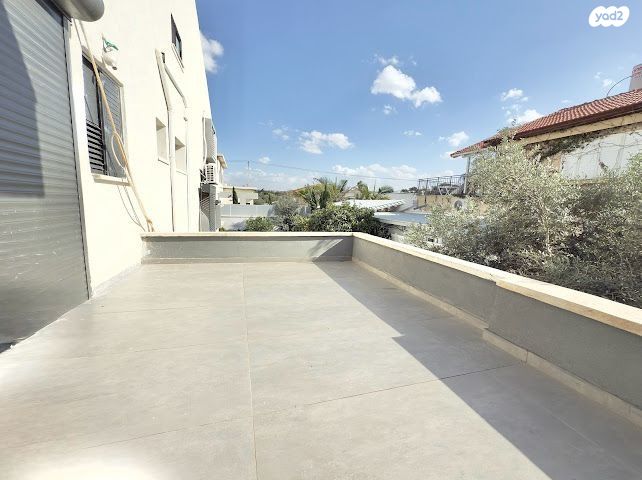 דו משפחתי, יוסף שפרינצק, קרית בנימין, קרית אתא