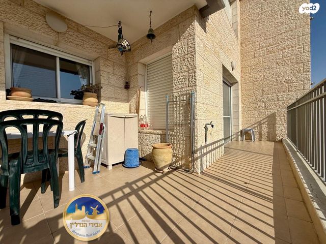 דירה, שמעון בן חמו, חומת שמואל, הר חומה, ירושלים