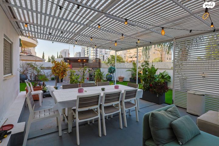 דירת גן, הוד השרון