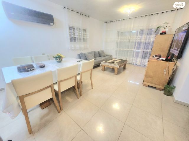 בית פרטי/ קוטג', נאות המכבים, גן יבנה