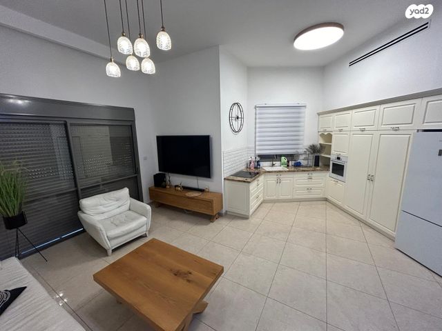 דירה, גדעון האוזנר, רמות הרכס, באר שבע