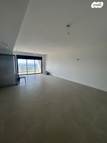 דירה, נוף הטיילת, נתניה