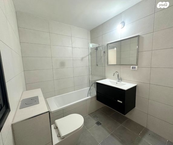 דירה, רעננה