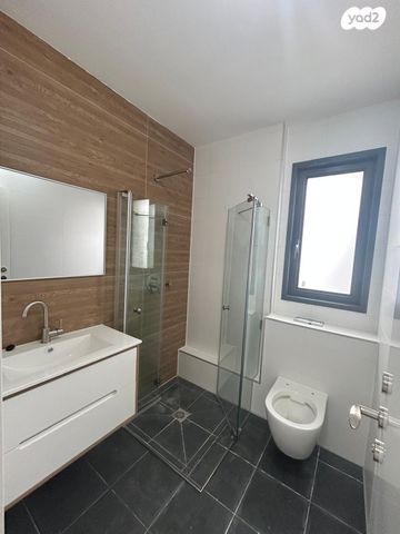 דירה, אמנון ליפקין שחק, נתניה