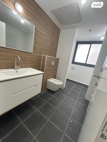 דירה, אמנון ליפקין שחק, נתניה