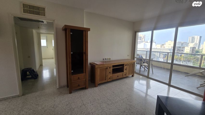 דירה, מנחם בגין 18, נווה גנים, קרית מוצקין