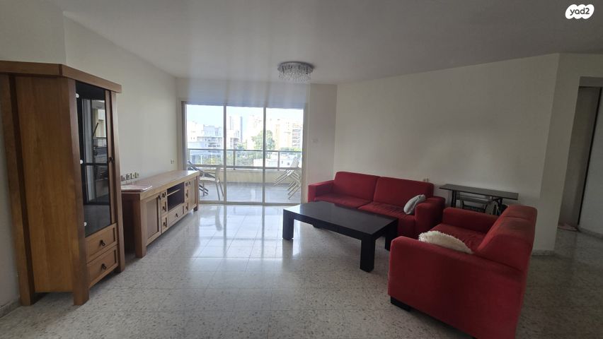 דירה, מנחם בגין 18, נווה גנים, קרית מוצקין