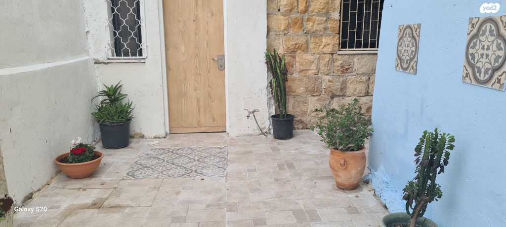 דירה, אבן גבירול, העיר התחתית, ואדי סאליב, חיפה