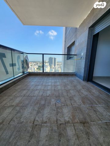 דירה, הרב הרצוג 8, צפון מערב מרכז העיר, נתניה