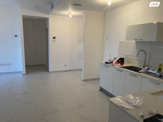 דירה, גרציאני יצחק, גני שרונה, קרית הממשלה, תל אביב יפו