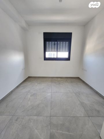 דירה, הרב הרצוג 8, צפון מערב מרכז העיר, נתניה