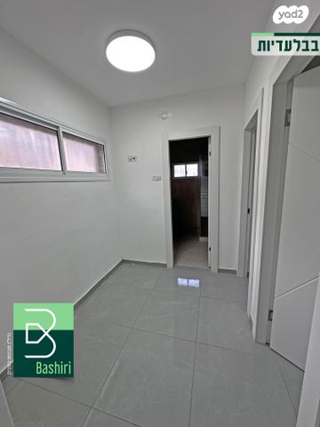 דירה, רמב"ם, חצור הגלילית