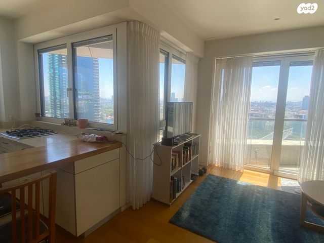 דירה, ניסים אלוני, צמרות איילון, פארק צמרת, תל אביב יפו