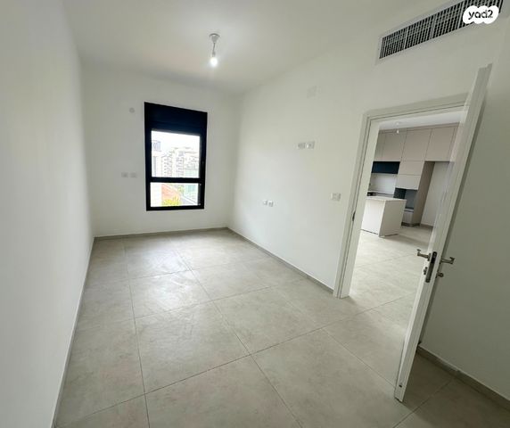 דירה, רעננה