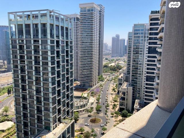 ניסים אלוני 